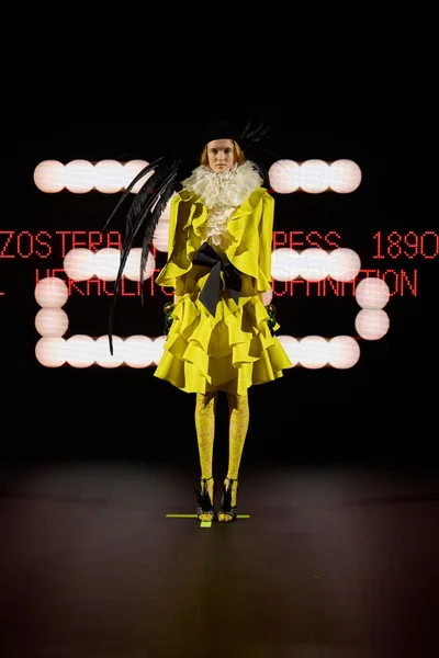 Look 26